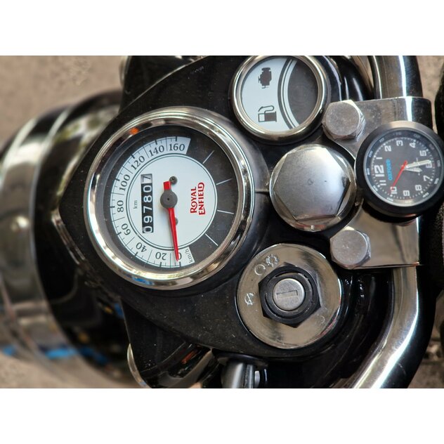 Royal enfield classic 500 jazdený motocykel - 1000008315