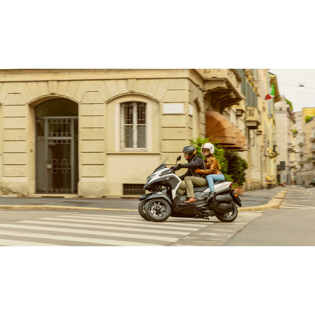 Yamaha mw300 tricity milky white   vp kategoria b !!! - 2025-Yamaha-LMW300YM-EU-Milky_White-Action-006-03