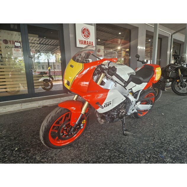 Yamaha xsr 900 gp legend red demo - 20250909_122626