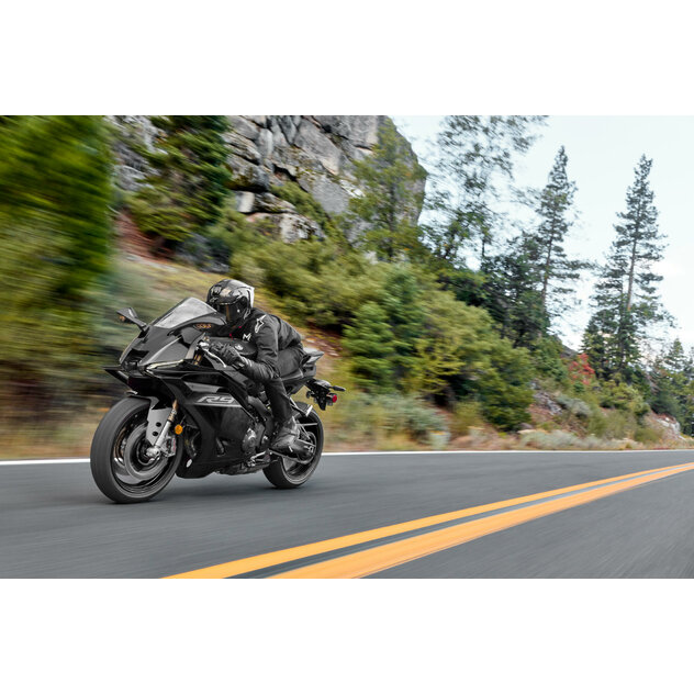 Yamaha yzf-r9 tech black - 2026-Yamaha-YZF900R9-EU-Tech_Black-Action-001-03