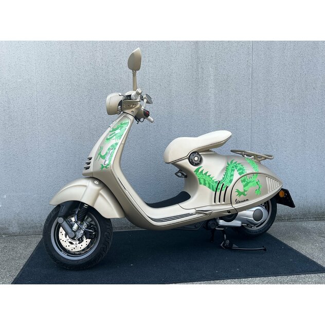 Vespa 946 dragon limitovaná edícia - IMG_1090