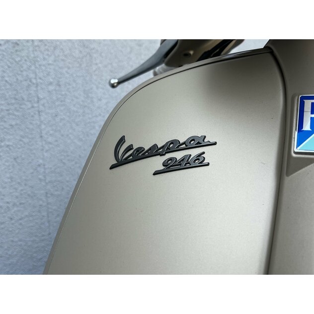 Vespa 946 dragon limitovaná edícia - IMG_1092