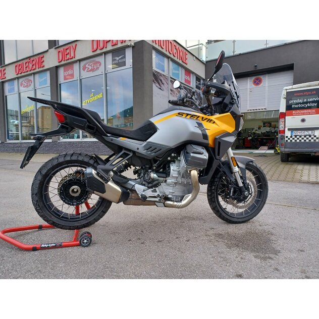 Moto guzzi stelvio e5+ giallo savana - 20241022_160236