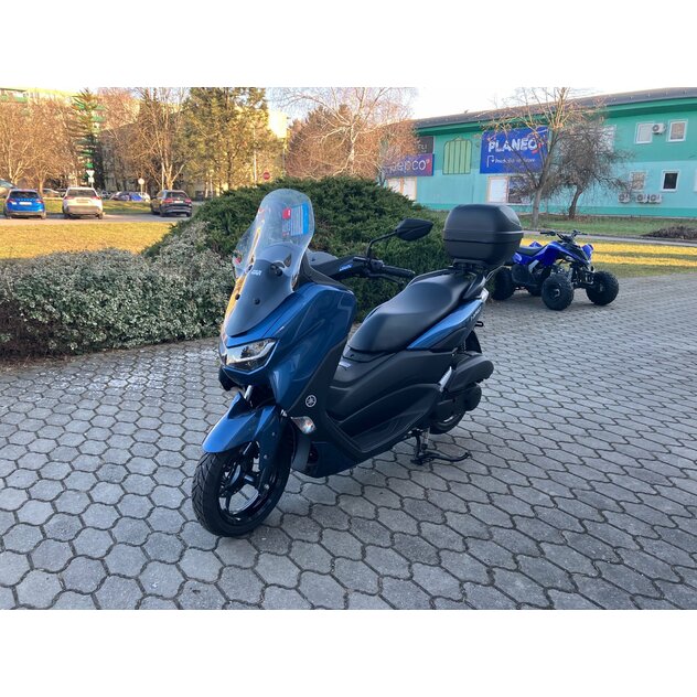 Kópia yamaha nmax125 červený s kufrom a plexi - IMG_4875