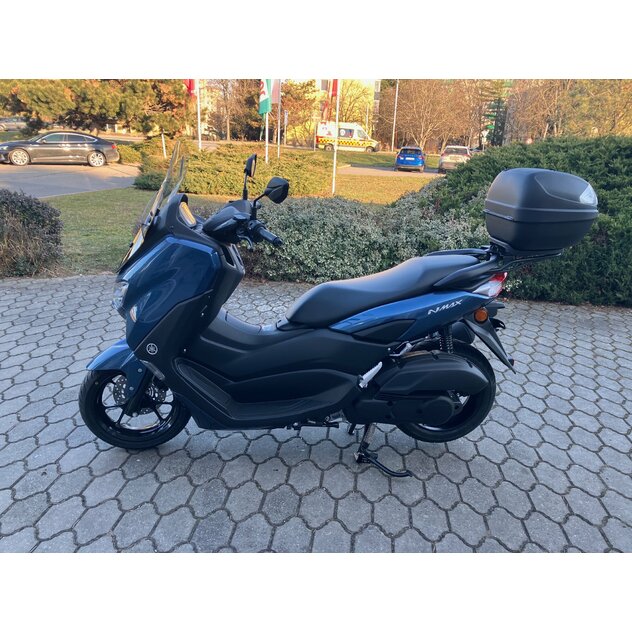 Kópia yamaha nmax125 červený s kufrom a plexi - IMG_4876