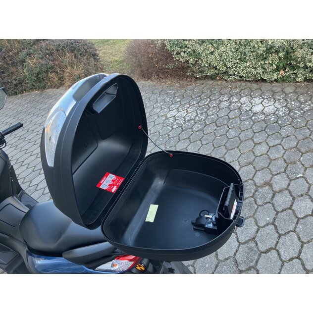 Kópia yamaha nmax125 červený s kufrom a plexi - IMG_4877