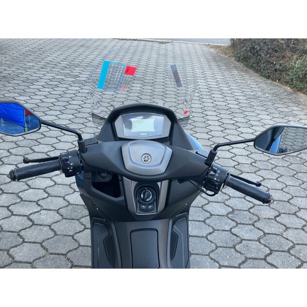 Kópia yamaha nmax125 červený s kufrom a plexi - IMG_4879