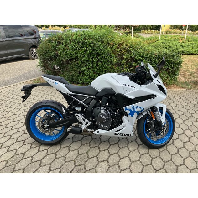 Suzuki gsx-8r biela - IMG_6192