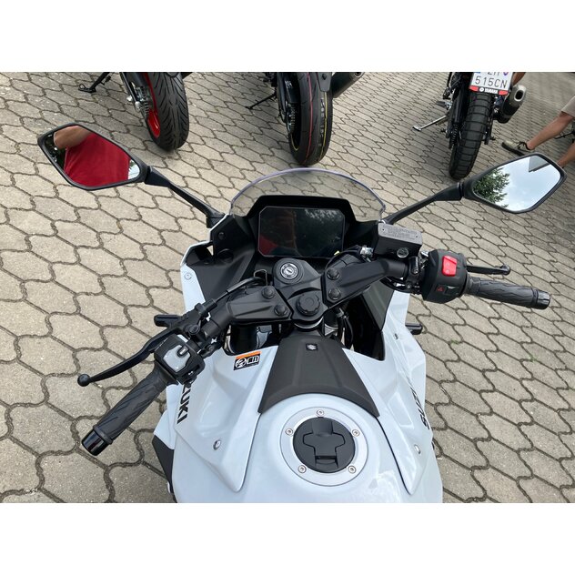Suzuki gsx-8r biela - IMG_6195