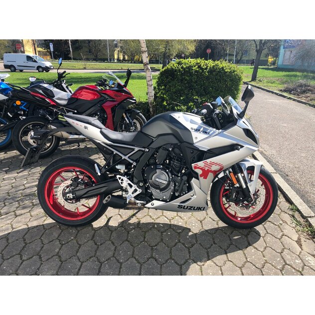 Suzuki gsx-8r strieborná testovacia - IMG_2337
