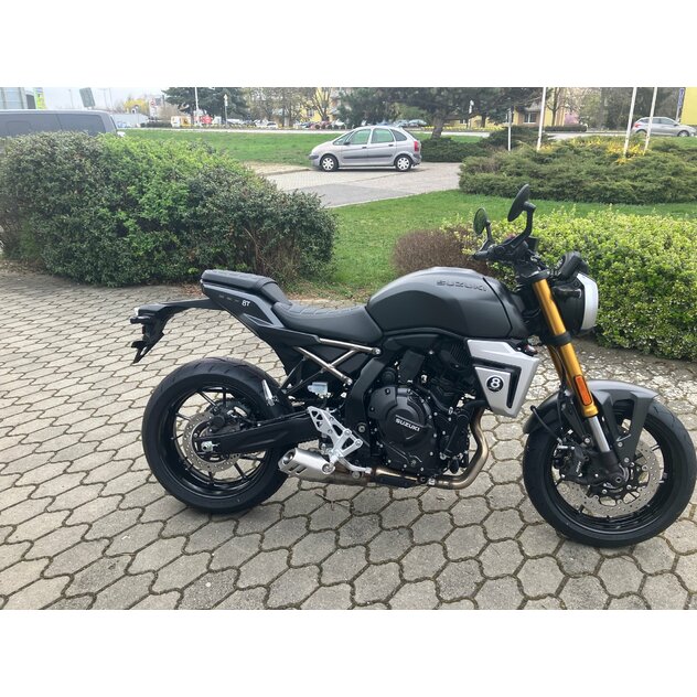Suzuki gsx8t čierna - IMG_5767