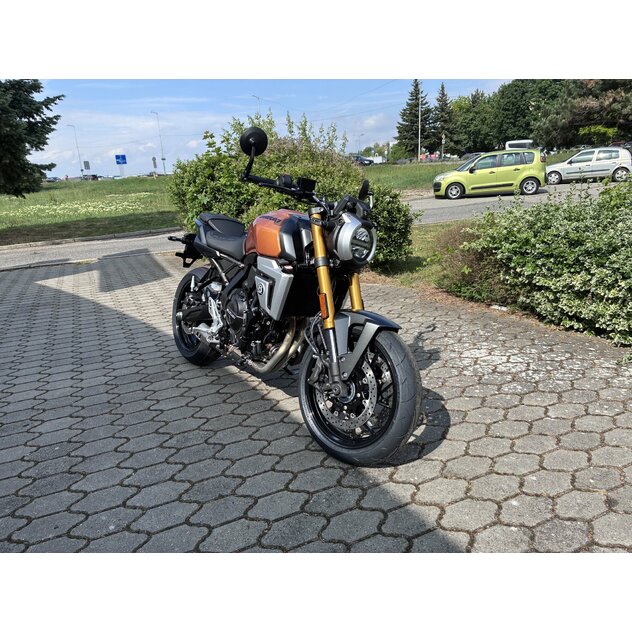 Suzuki gsx8t zlatá - IMG_1617