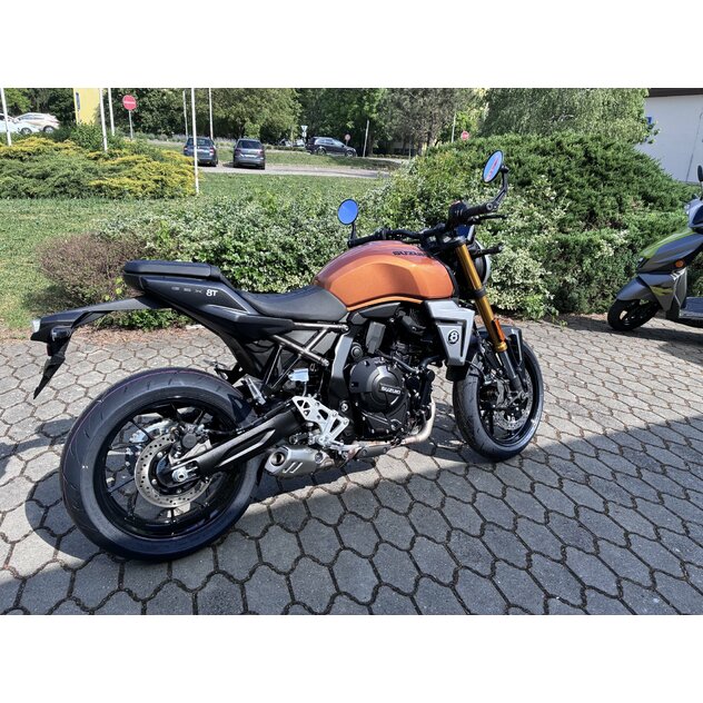 Suzuki gsx8t zlatá - IMG_1619