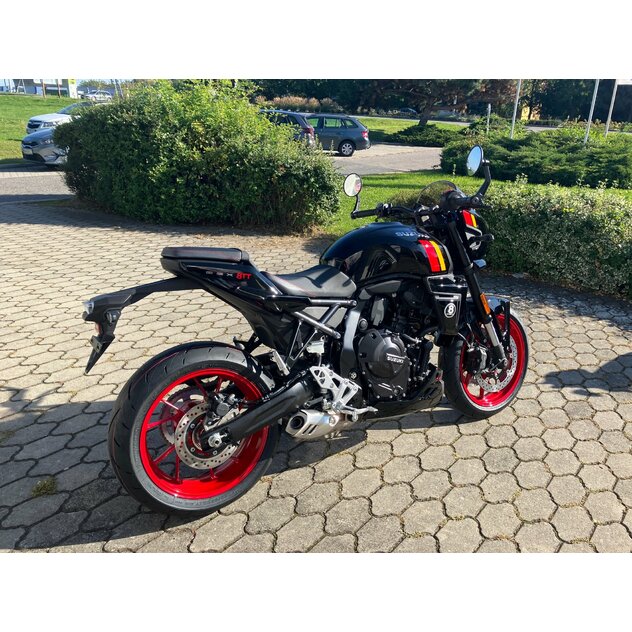 Suzuki gsx8tt čierna - IMG_5311