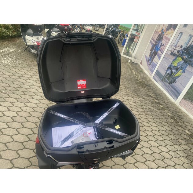 Suzuki gsxs1000gt červená - IMG_3817