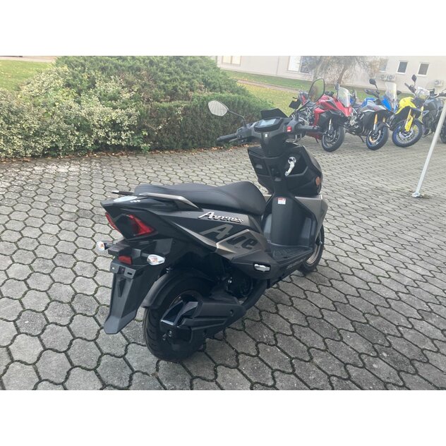 Suzuki un125 avenis šedý - IMG_5539