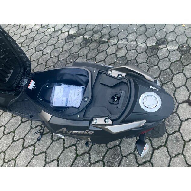 Suzuki un125 avenis šedý - IMG_5542