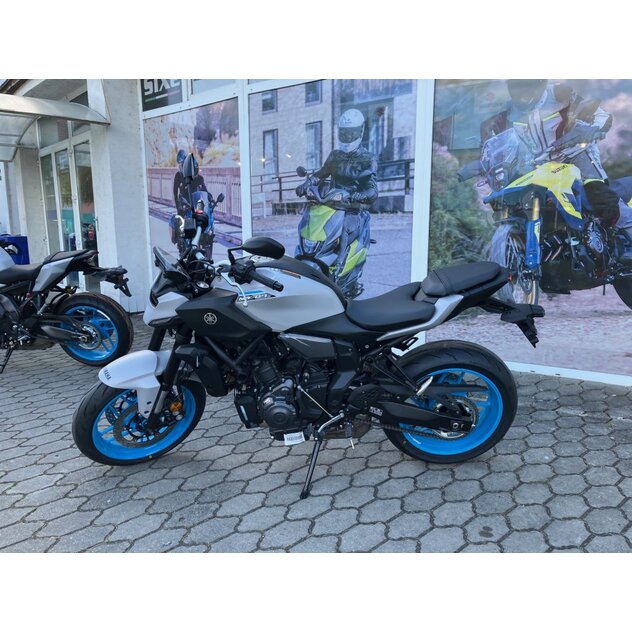 Yamaha mt-07 šedá - IMG_4980