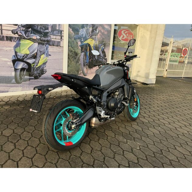 Yamaha mt-09 šedá - IMG_1784