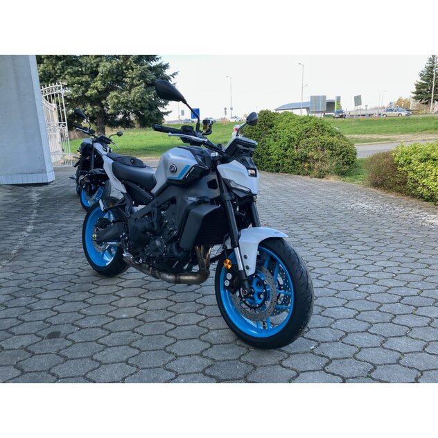 Yamaha mt-09 y-amt šedá - automat - IMG_4971