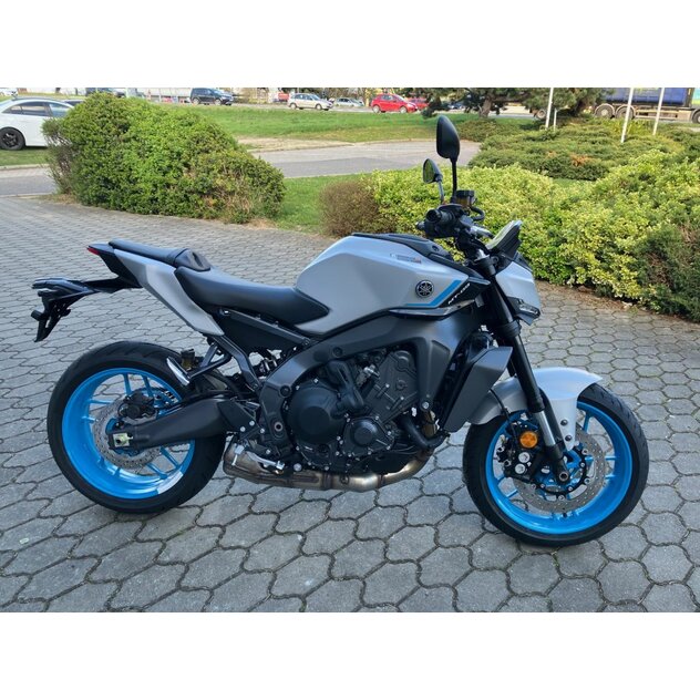 Yamaha mt-09 y-amt šedá - automat - IMG_4972