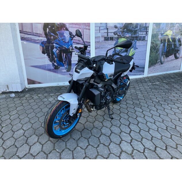 Yamaha mt-09 y-amt šedá - automat - IMG_4974