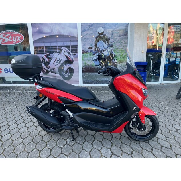 Yamaha nmax125 červený s kufrom a plexi - IMG_4864