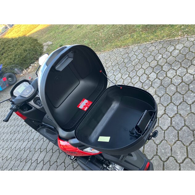 Yamaha nmax125 červený s kufrom a plexi - IMG_4868