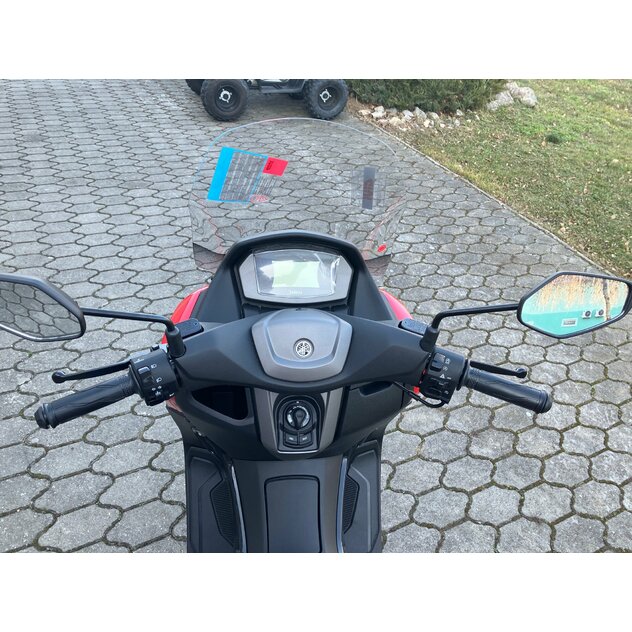 Yamaha nmax125 červený s kufrom a plexi - IMG_4871