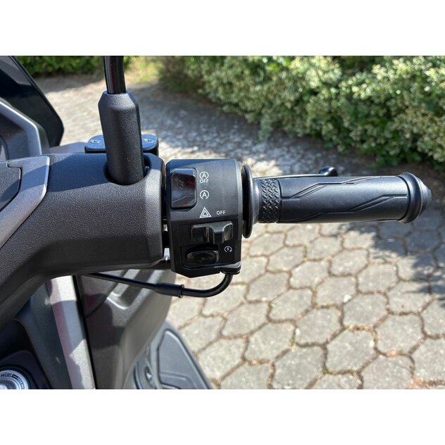 Yamaha nmax125 techmax šedá - IMG_1528