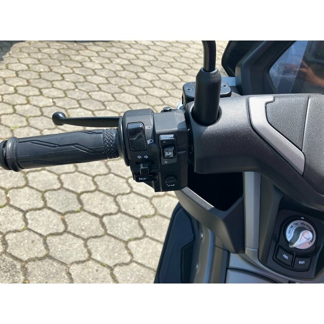 Yamaha nmax125 techmax šedá - IMG_5120