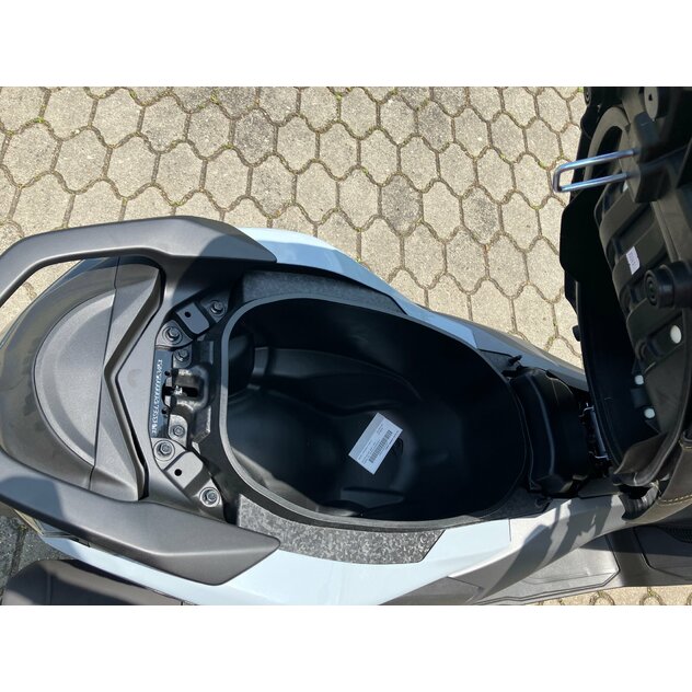 Yamaha nmax125 techmax šedá - IMG_5123