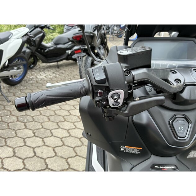 Yamaha tmax 560 25th anniversary - IMG_1777