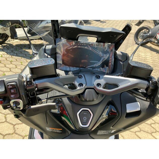 Yamaha tmax560 dx hnedý - IMG_4278