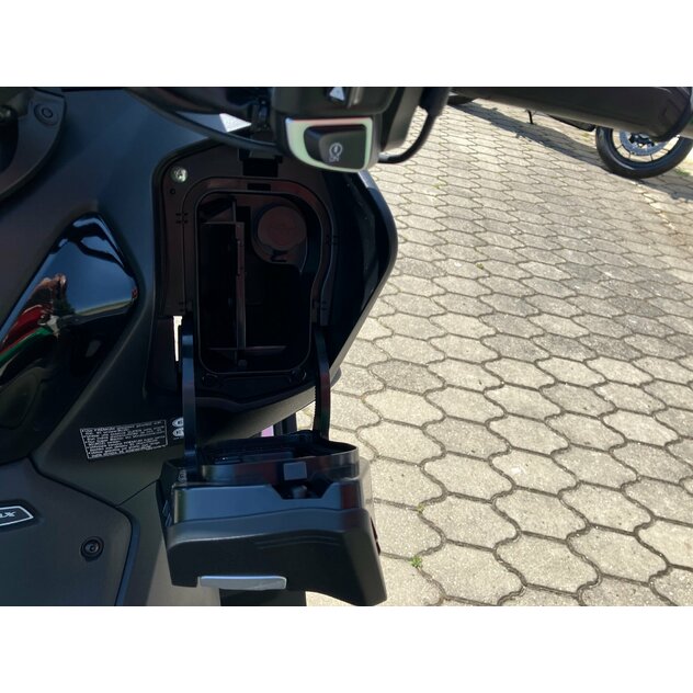 Yamaha tmax560 dx hnedý - IMG_4280