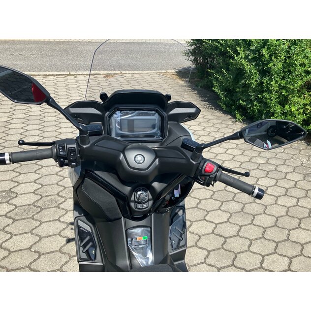 Yamaha yp300r xmax tech max plus šedý - IMG_6125