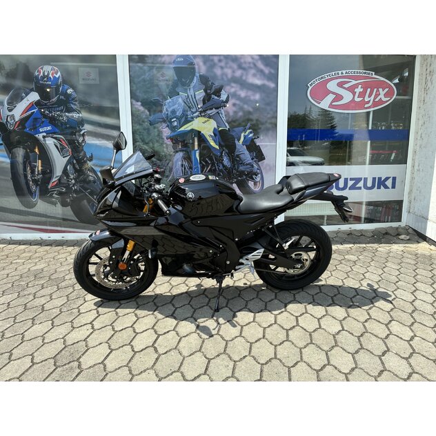 Yamaha yzf-r125 čierna - IMG_2053