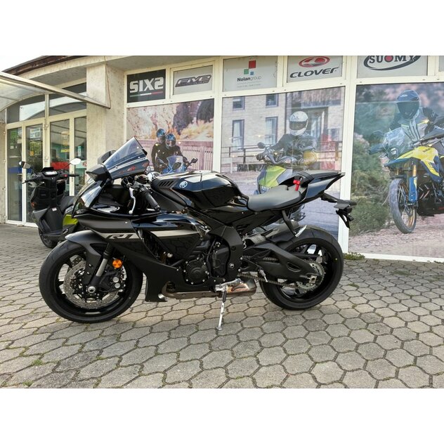 Yamaha yzf-r1 čierna - IMG_0465