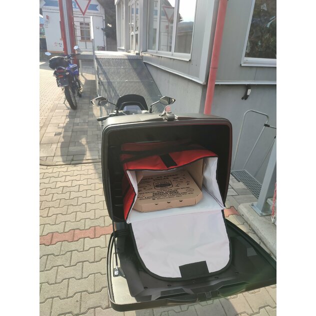 Yamaha nmax 125 + držiak s mega boxom a termo taškou - IMG_20260820_165408
