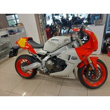 YAMAHA XSR900 GP RED DEMO