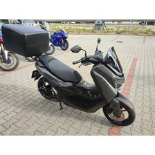 Yamaha NMAX 125 + držiak s Mega boxom a termo taškou
