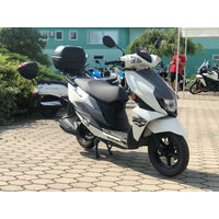 SUZUKI UN125 AVENIS BIELY S KUFROM