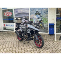 SUZUKI DL1050 V-STROM ŠEDÝ S DOPLNKAMI