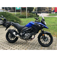 SUZUKI DL650A V-STROM MODRÝ S DOPLNKAMI