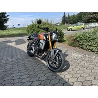 SUZUKI GSX8T ZLATÁ